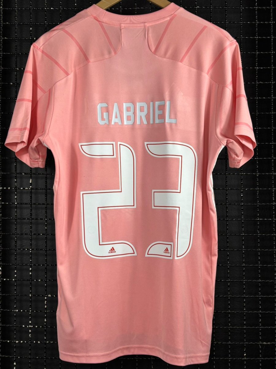Camisa Internacional Adidas 2021 Gabriel Outubro Rosa - Image 3