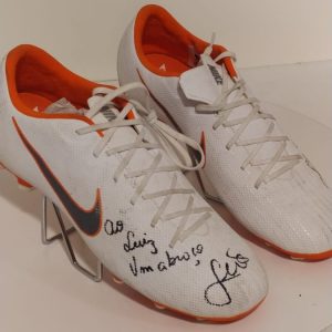 Chuteiras Nike Mercurial Leo Aro Internacional autografada